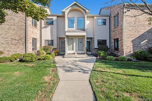 42771 Lilley Pointe Dr, Canton, MI, 48187-5311 | Card Image