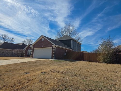 407 Old Forge Dr, Bentonville, AR, 72712-8422 | Card Image