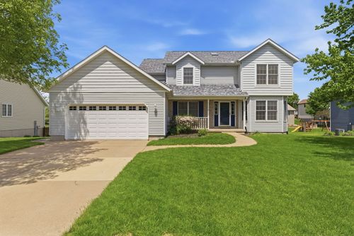 1208 W Donahue St, Eldridge, IA, 52748-1076 | Card Image