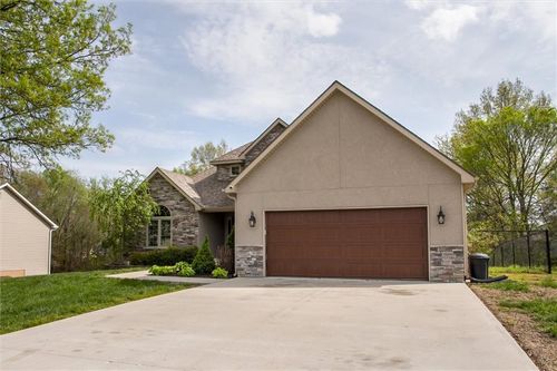 8 230th Rd, Warrensburg, MO, 64093-7789 | Card Image