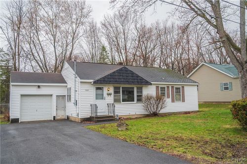 5685 Mapleton Dr, Utica, NY, 13502-2221 | Card Image