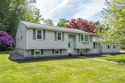 221 Andrew Ln, Hanson, MA, 02341-1367 | Card Image