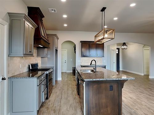 2001 Ladera Ln, Norman, OK, 73071-4515 | Card Image