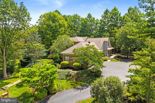 2138 Waterford Dr, Lancaster, PA, 17601-5442 | Card Image