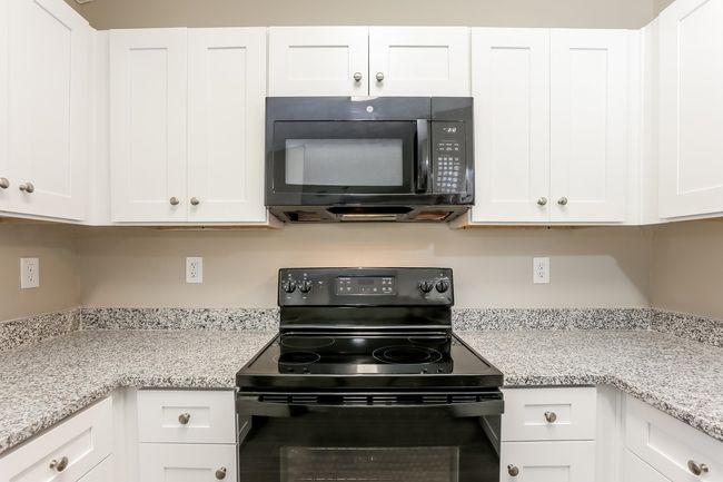 6401 Alford Cir, House other with 3 bedrooms, 3 bathrooms and null parking in Lithonia GA | Image 7