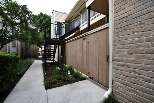 169-720 Bering Dr, Houston, TX, 77057-2167 | Card Image