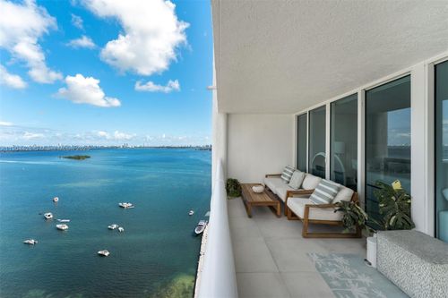 apt-2637-1717 N Bayshore Dr, MIAMI, FL, 33132-1162 | Card Image