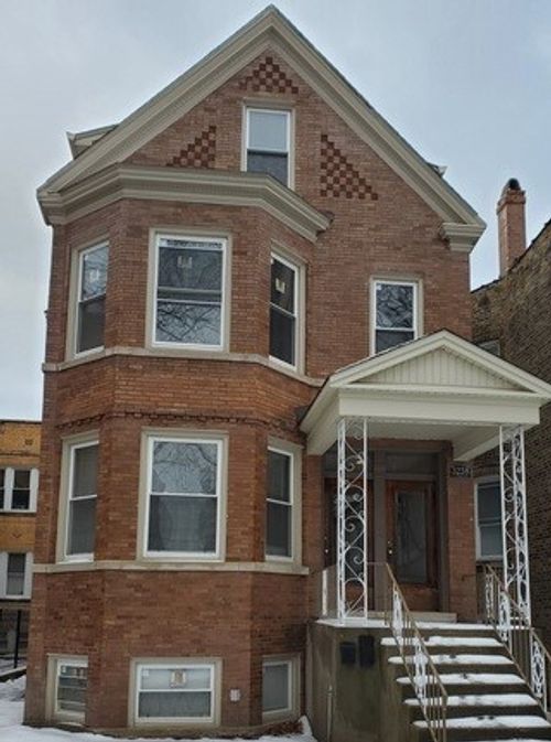 1-3238 Hamlin Ave, Chicago, IL, 60618-5208 | Card Image