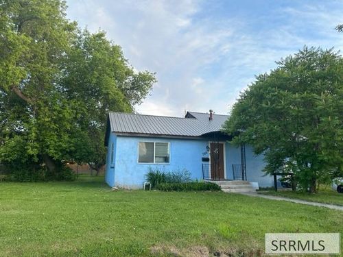 798 Garfield St, Idaho Falls, ID, 83401-2758 | Card Image