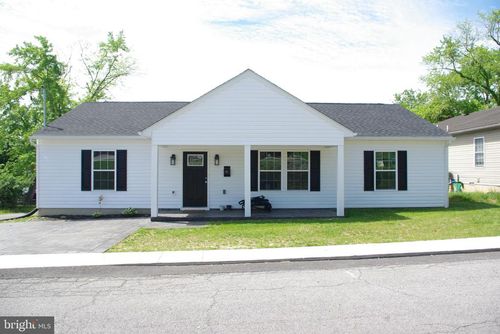 121 Washington St, HANCOCK, MD, 21750-1140 | Card Image