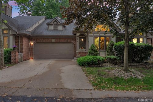 852 N Beech Daly Rd, Dearborn Heights, MI, 48127-3474 | Card Image