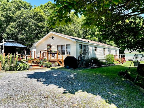 17 Clarks Mills Rd, Greenwich, NY, 12834-2000 | Card Image