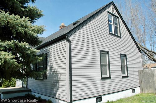 1815 Dallas Ave, Royal Oak, MI, 48067-3577 | Card Image