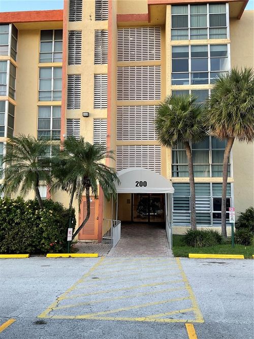 apt-520-200 172nd St, Sunny Isles Beach, FL, 33160-3416 | Card Image