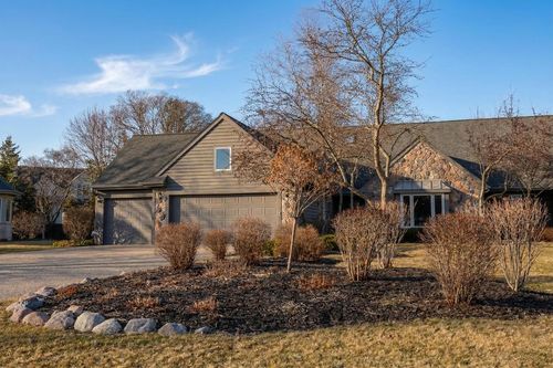 2618 W Lake Park Court, Mequon, WI, 53092 | Card Image