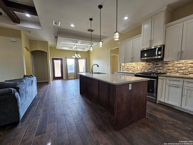 110 N Tejas Ave, House other with 3 bedrooms, 3 bathrooms and null parking in Encinal TX | Image 17