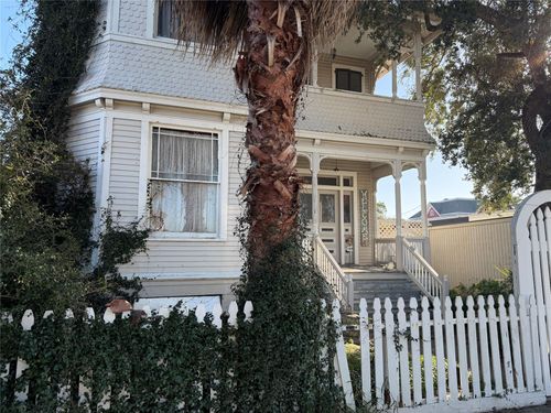 2223 Avenue K, Galveston, TX, 77550-4646 | Card Image