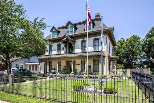 522 W Maple Ave, Independence, MO, 64050-2643 | Card Image