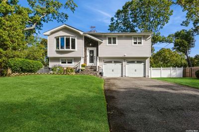 33 Ronde Drive, House other with 4 bedrooms, 2 bathrooms and null parking in Commack NY | Image 1