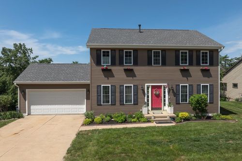 3817 Riverside Dr Ne, Cedar Rapids, IA, 52411-7413 | Card Image