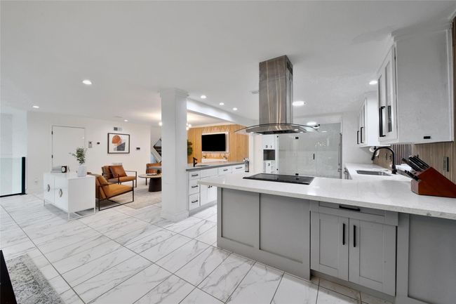 140 S Timber Top Dr, House other with 3 bedrooms, 3 bathrooms and 2 parking in Spring TX | Image 16