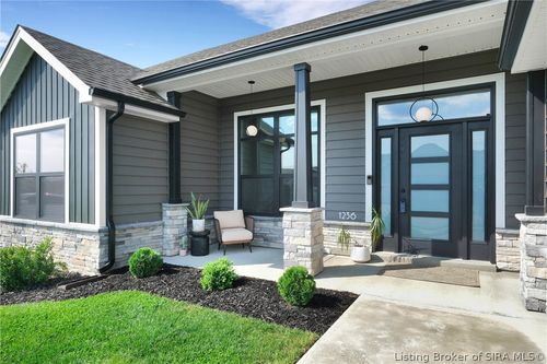 1236 Blackstone Trl, Jeffersonville, IN, 47130-6552 | Card Image