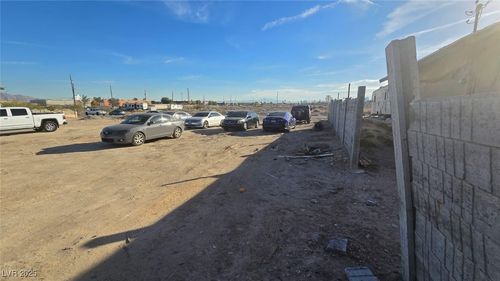 300 Plymouth Ave, North Las Vegas, NV, 89030-3910 | Card Image