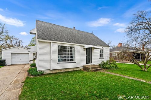 1099 Francis Ave, Muskegon, MI, 49442-4018 | Card Image
