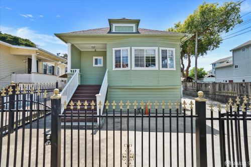 2486 26th Ave, Oakland, CA, 94601-1904 | Card Image