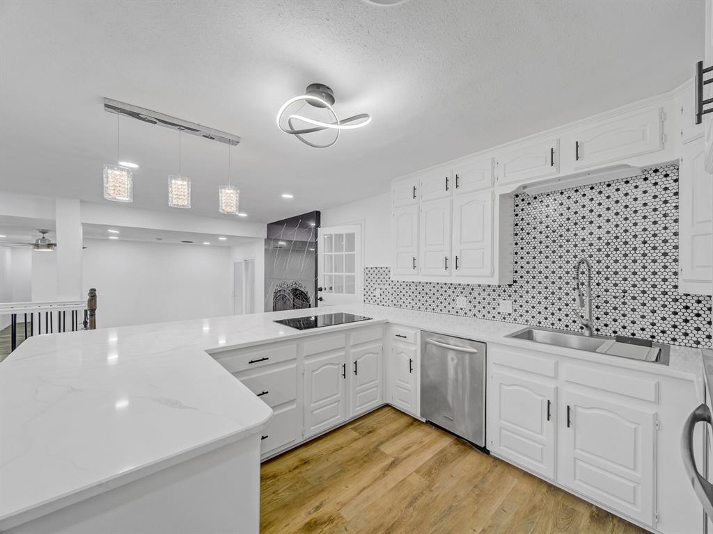 Norwood Dr, Hurst, TX 76053
