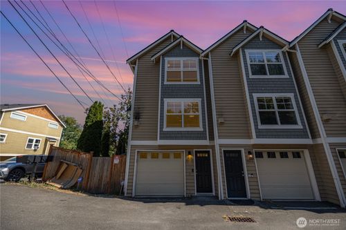 4848 Railroad Avenue Ne, Seattle, WA, 98105 | Card Image