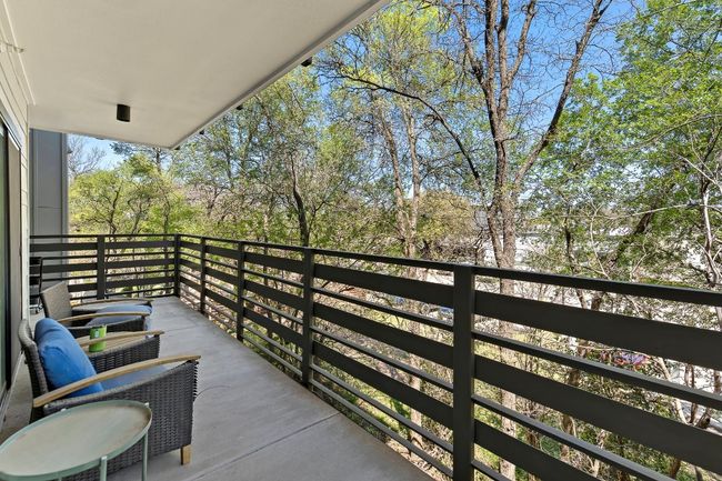 Porch | Image 4