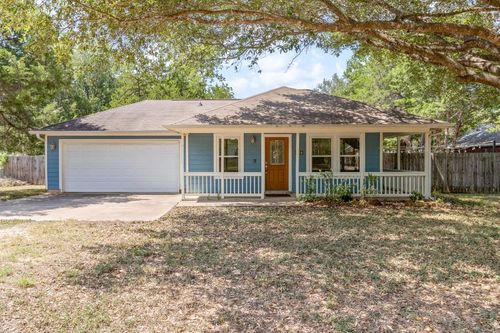 135 Kaeleku Ln, Bastrop, TX, 78602-5908 | Card Image