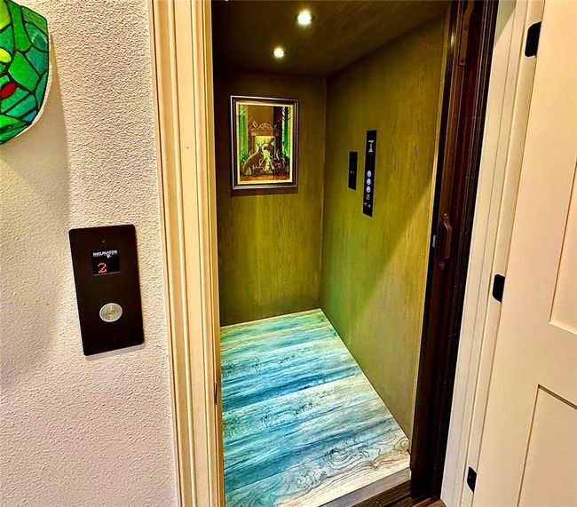 7165 Backridge Rd, House other with 6 bedrooms, 7 bathrooms and 2 parking in Sabine Pass TX | Image 15