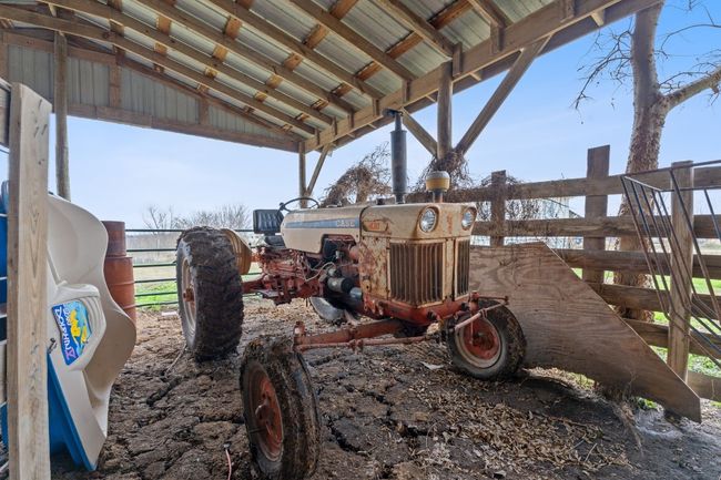 20601 Cameron Rd, House other with 3 bedrooms, 2 bathrooms and 4 parking in Coupland TX | Image 26