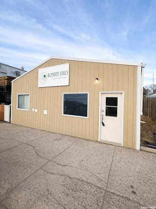 1387 Conrad Avenue, Gull Lake, SK, S0N1A0 | Card Image