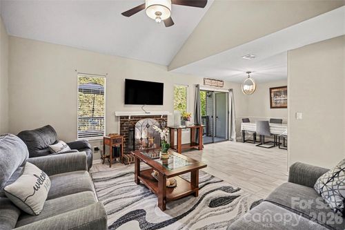 6612 Point Comfort Ln, Charlotte, NC, 28226-3942 | Card Image