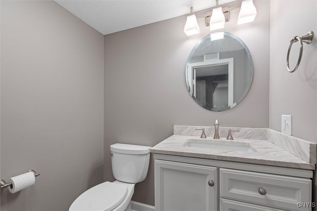 8013 Ginger Rd, House other with 4 bedrooms, 4 bathrooms and null parking in Liverpool NY | Image 38