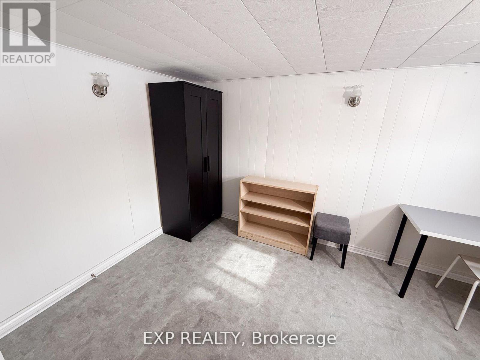 Residential Lease in Toronto (Newtonbrook West) 4