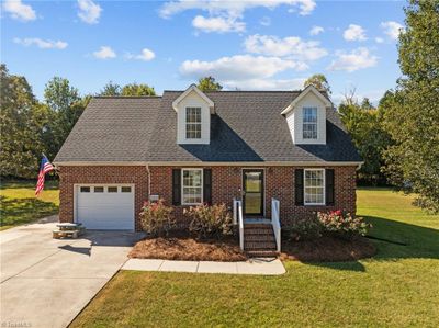 522 Salem Ridge Drive, House other with 3 bedrooms, 2 bathrooms and null parking in Randleman NC | Image 1