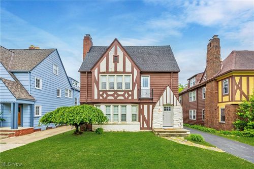 17424 Winslow Rd, Shaker Heights, OH, 44120-3426 | Card Image