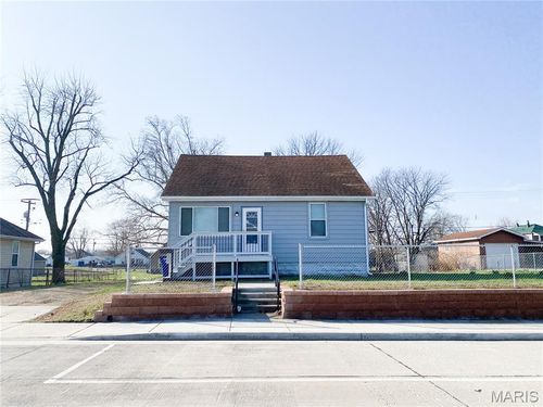 2020 6th St, Madison, IL, 62060-1530 | Card Image