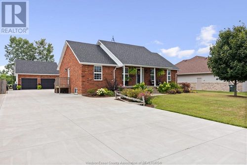 359 Texas Rd, Amherstburg, ON, N9V2R8 | Card Image