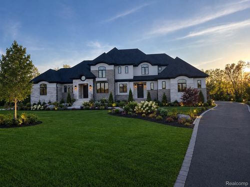 1812 Vista Dr, Oakland, MI, 48363-2732 | Card Image