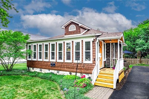 30 Beebe St, Lake Orion, MI, 48362-3020 | Card Image