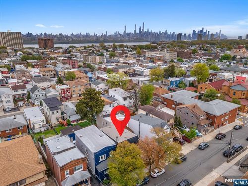 216 6th Street, Fairview, NJ, 07022 | Card Image