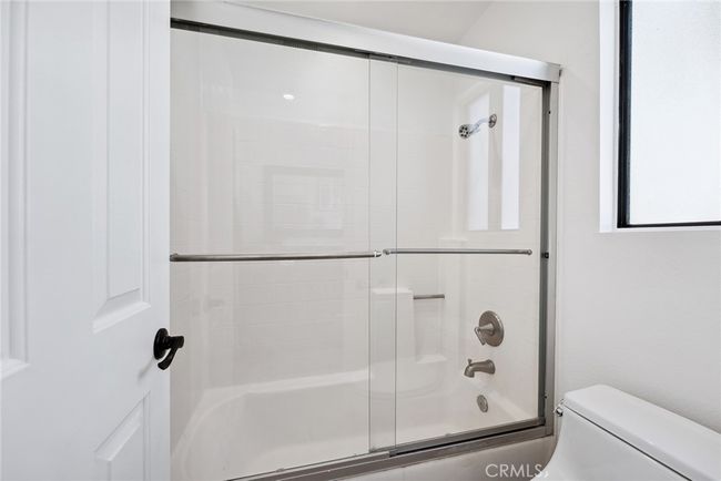 Shower/tub combo | Image 32