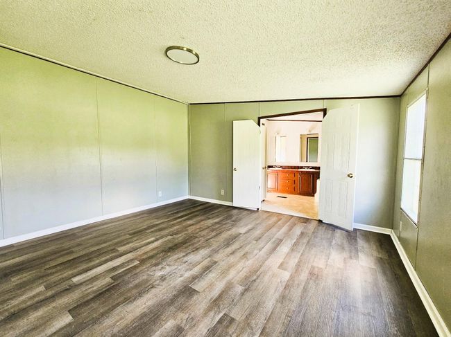 PRIMARY BEDROOM | Image 17