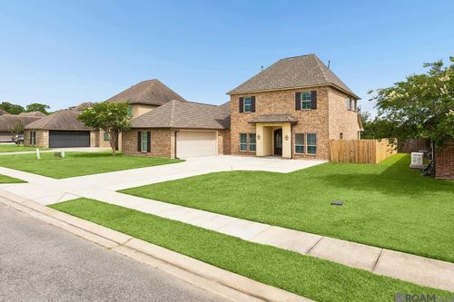 8661 Sandpiper Street, Denham Springs, LA, 70706 | Card Image