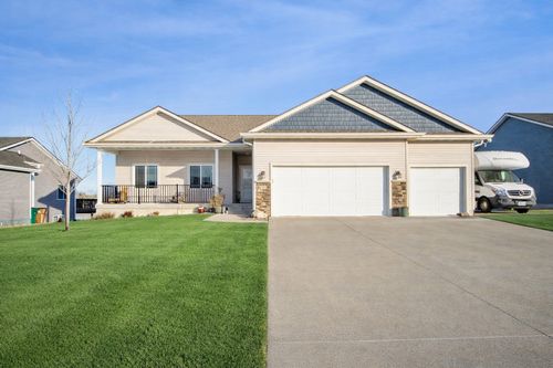 831 Lost Lake Dr, Polk City, IA, 50226-1288 | Card Image